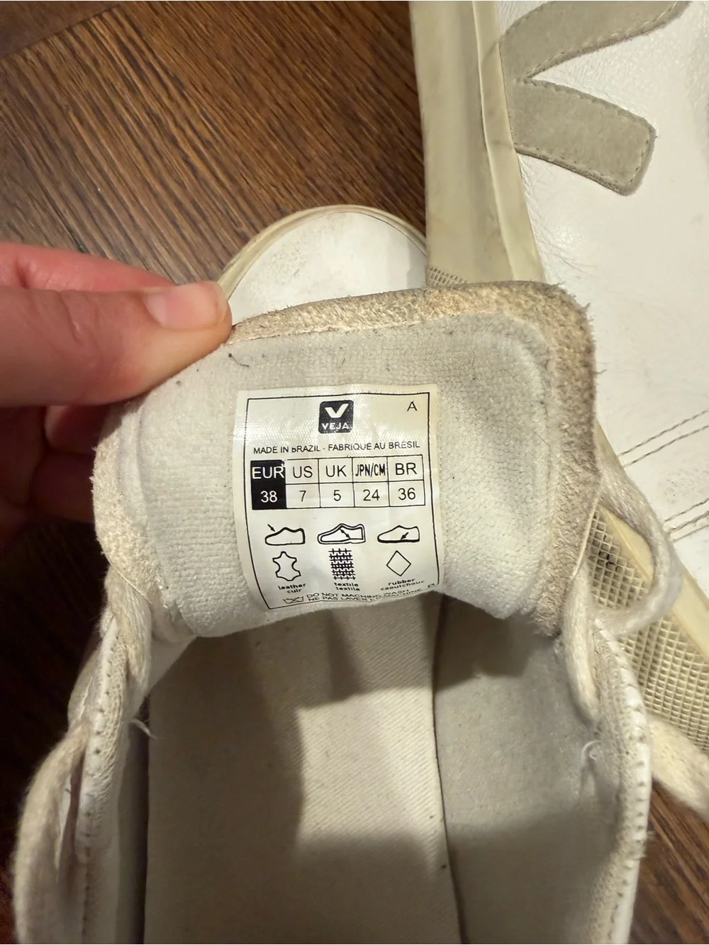 Veja Low-Top Sneakers in Off-White/Cream